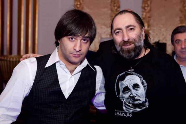 Серега бентли. Асатрян новосибирск. Асатрян новосибирск. Асатрян новосибирск. Grisha asatryan сколько лет.